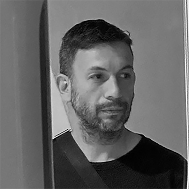 José Manuel Ríos Guerra y sus historias para prevenir el futuro